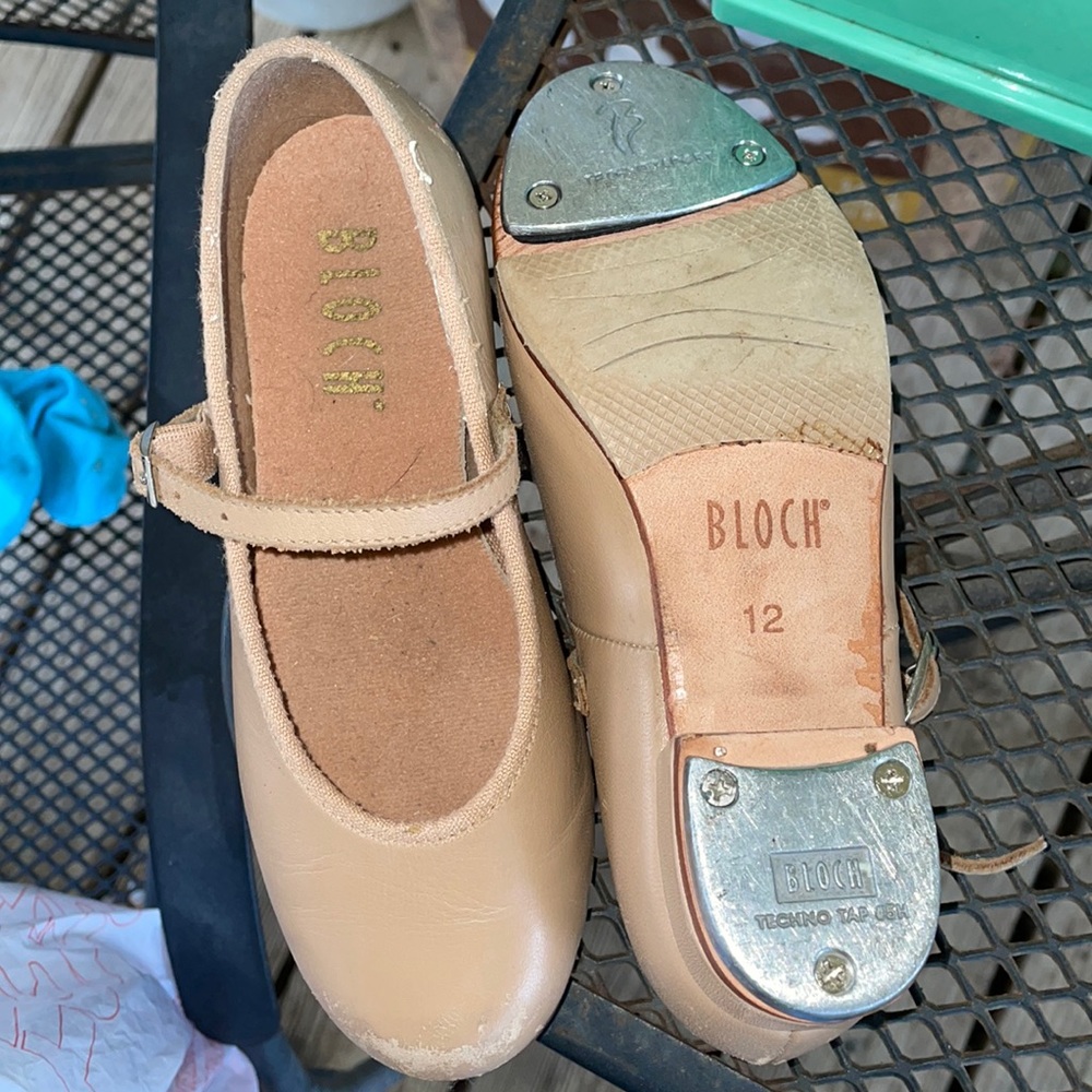 Hard tap shoes. Kids 12.  Tan/ light brown Mary Jane style BLOCH shoe